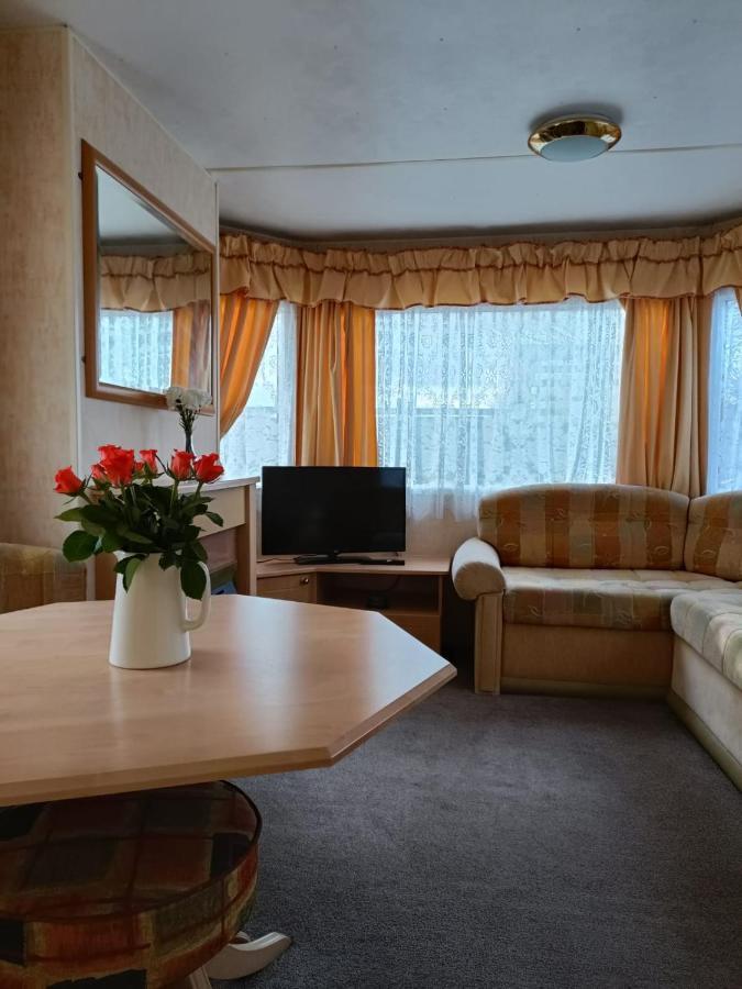 Rhosfeillion Static Caravan Appartement Llangefni Buitenkant foto